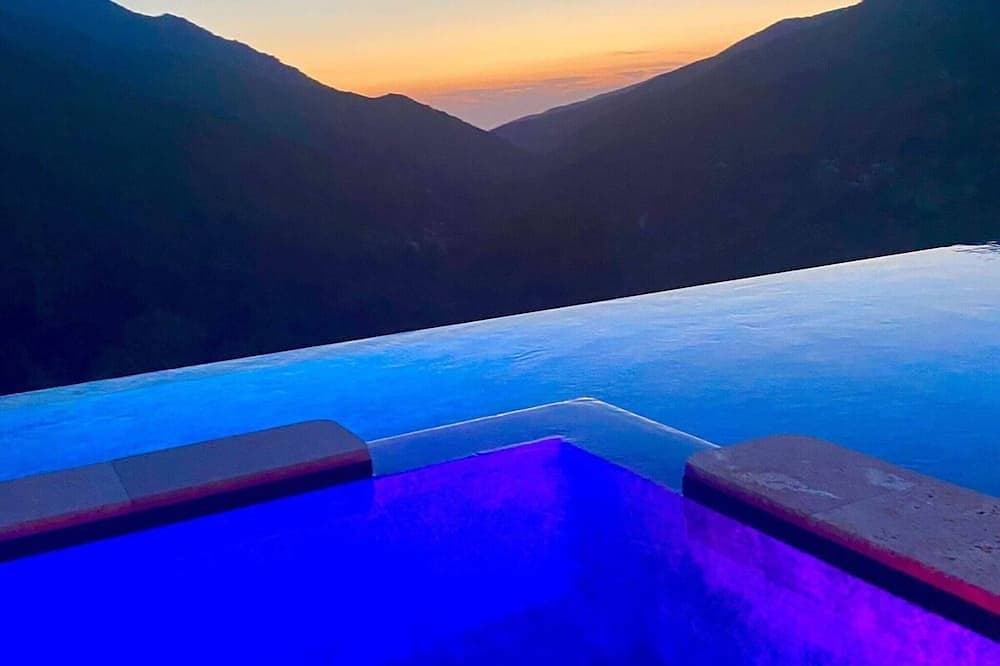 Nouveau en Balagne ! Logement 6 Pers. Clim, Piscine/jacuzzi, Terrain Pétanque 1