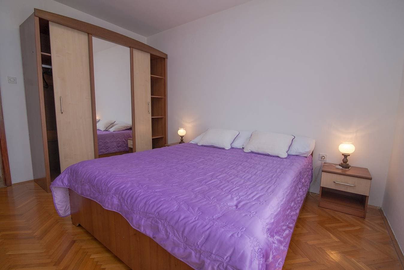 Foto 11 von 18: Mira B4- A