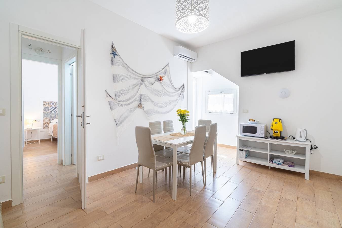 Foto 6 von 28: Ferienwohnung 'Donna Di Denari' mit Meerblick, Wi-Fi und Klimaanlage
