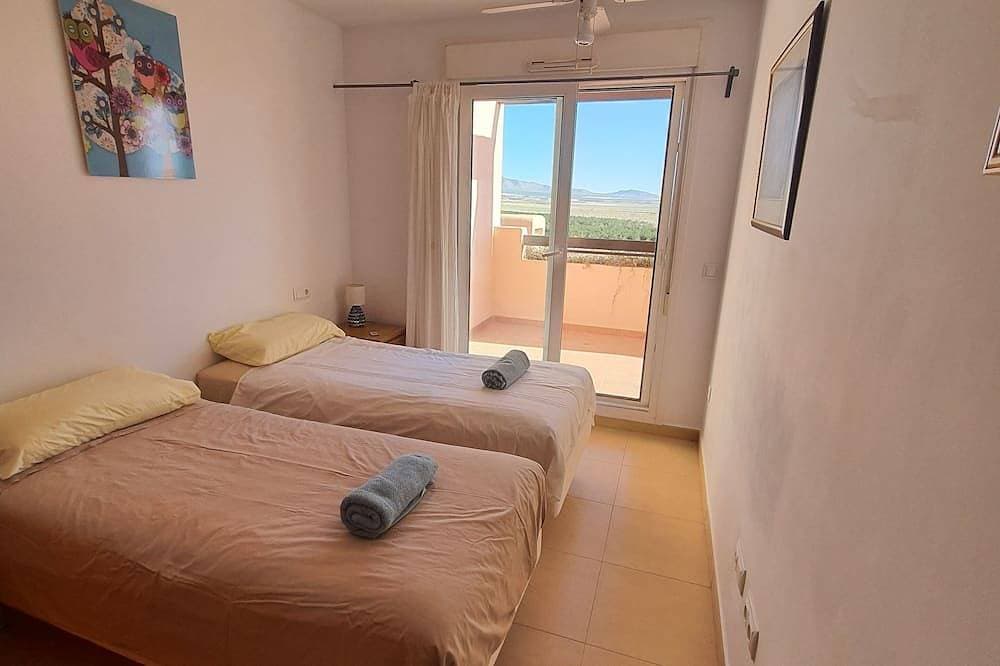 Foto 4 von 30: Sonnenterrasse - 5-Bett-Apartment - Riesige Terrasse und Bergblick mit 24-Stunden-Sicherheit