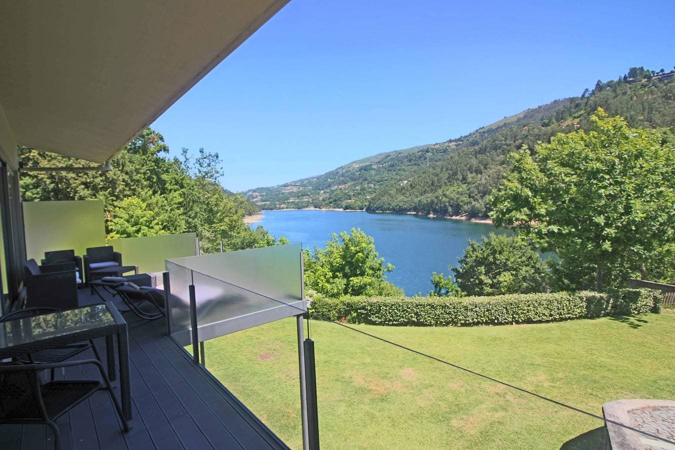 Foto 6 von 23: Apartamento Lobo - Casas Barca do Rio - Gerês