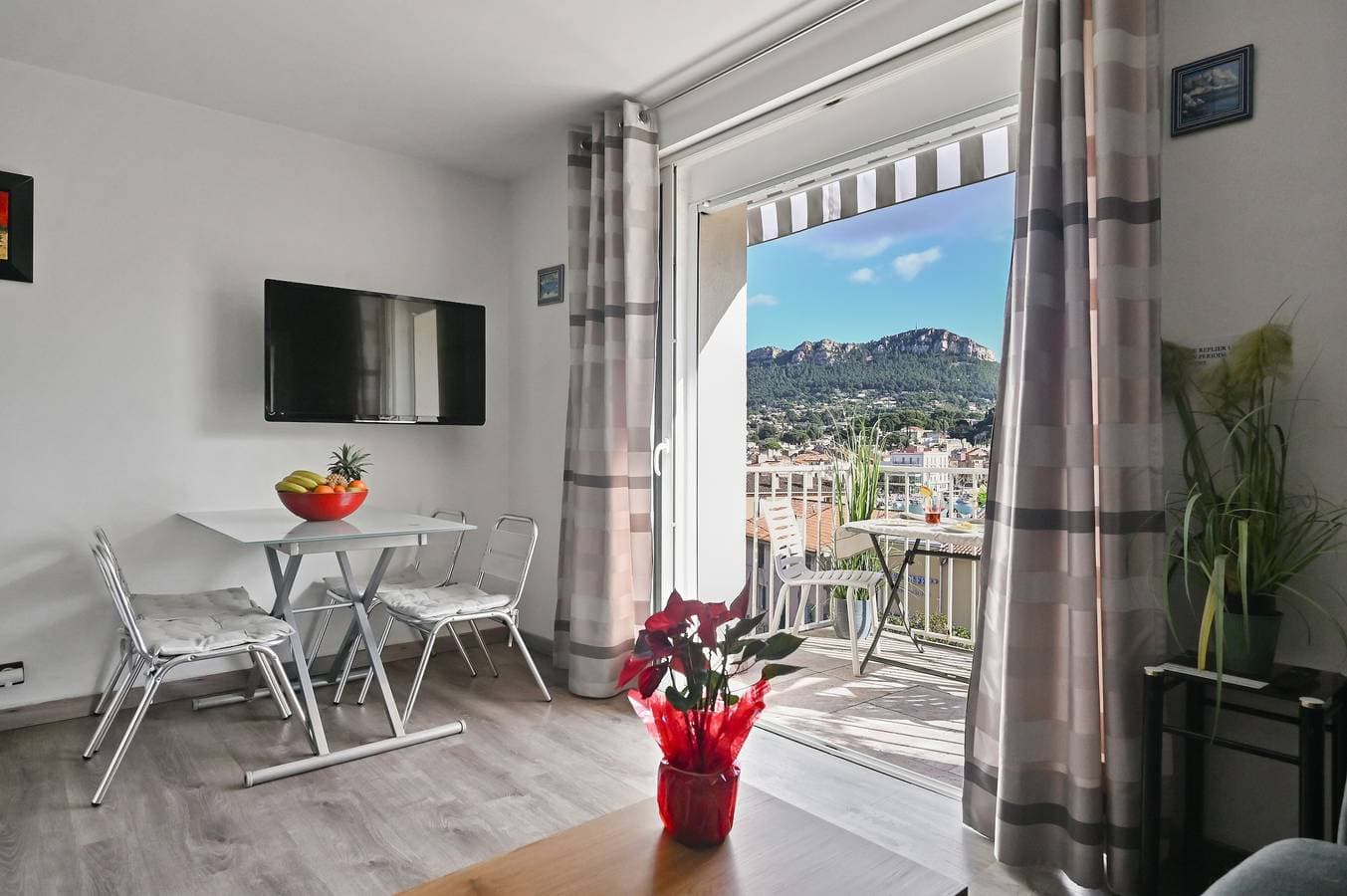 Foto 6 von 22: Appartement „Le Panorama“ mit Meerblick, Balkon, WLAN und Parkplatz