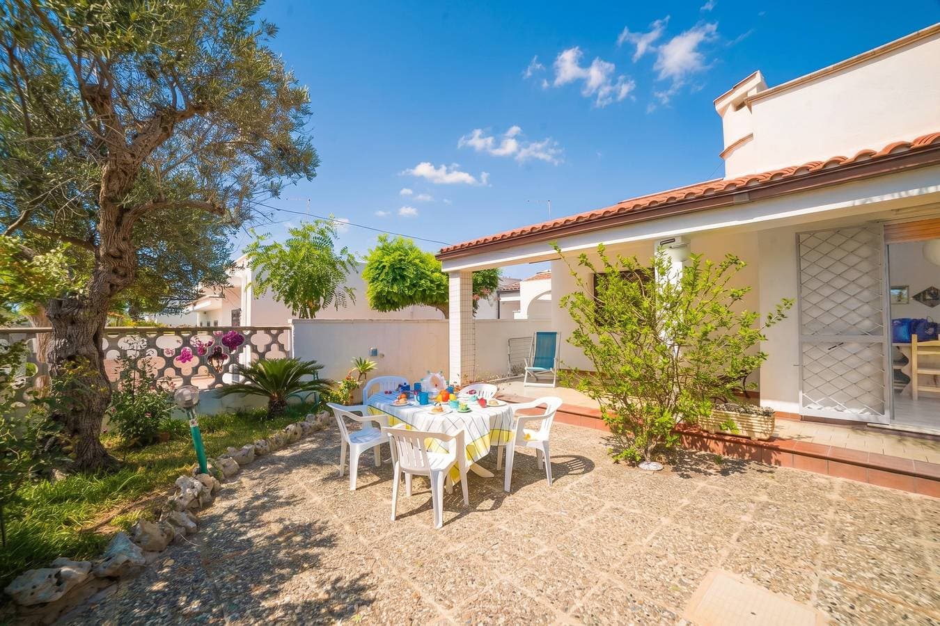 Villetta Fina Bella with Parking near Beach 1