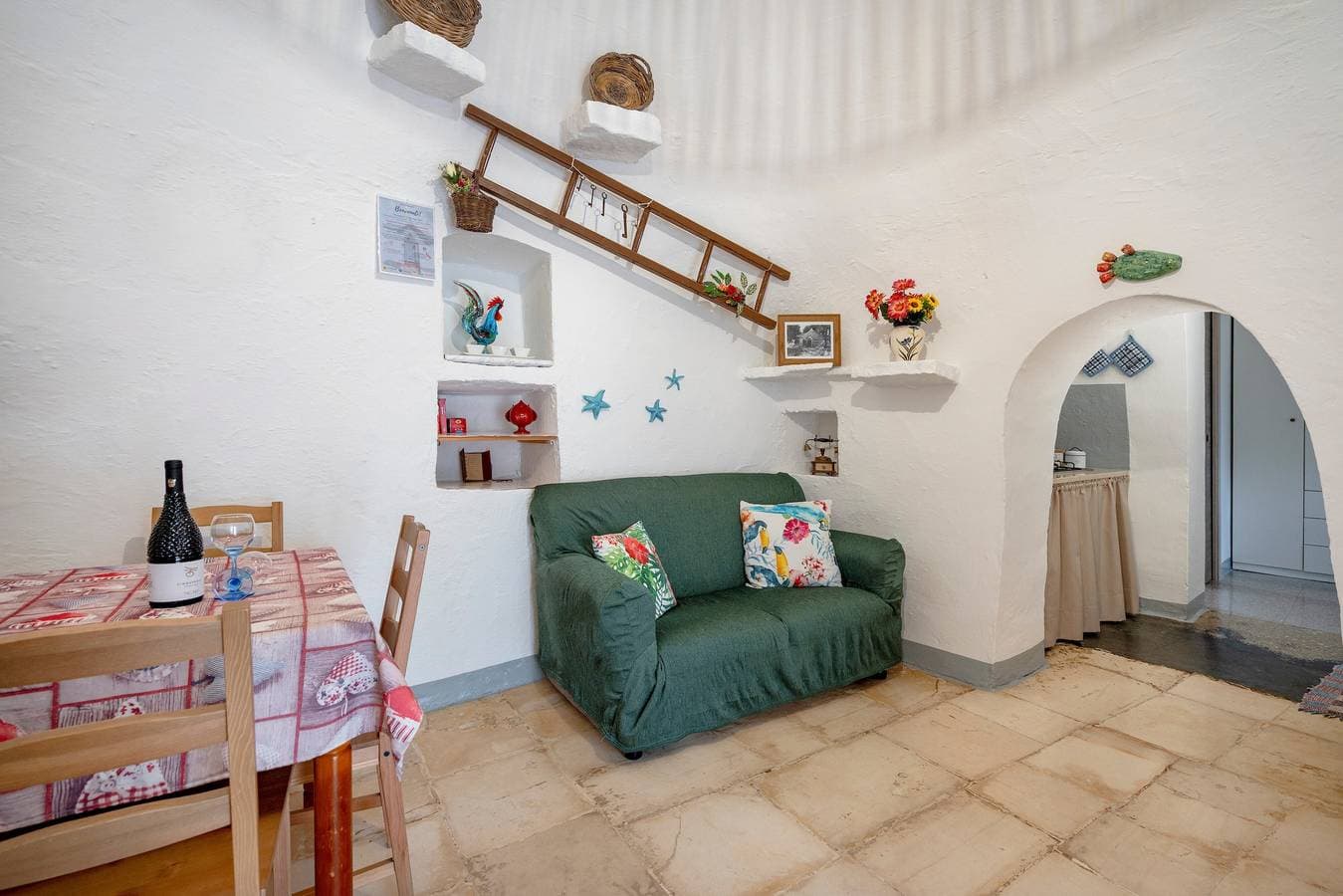 Foto 2 von 23: Trullo 'Negli Ulivi' mit privater Terrasse, WLAN und Klimaanlage