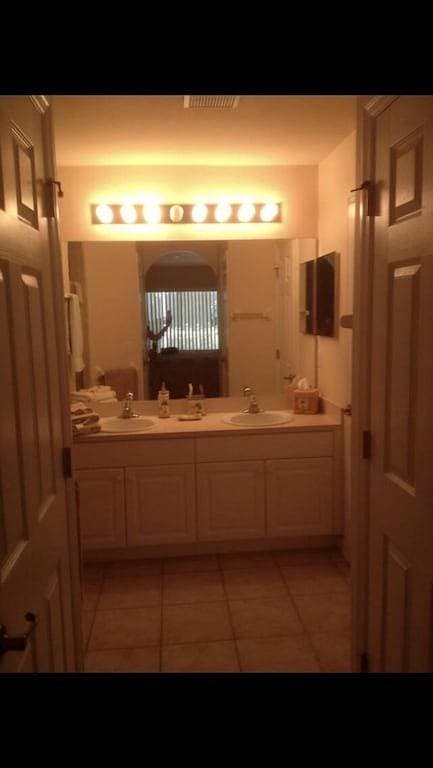Foto 8 von 28: Beautiful Private Florida Pool Home