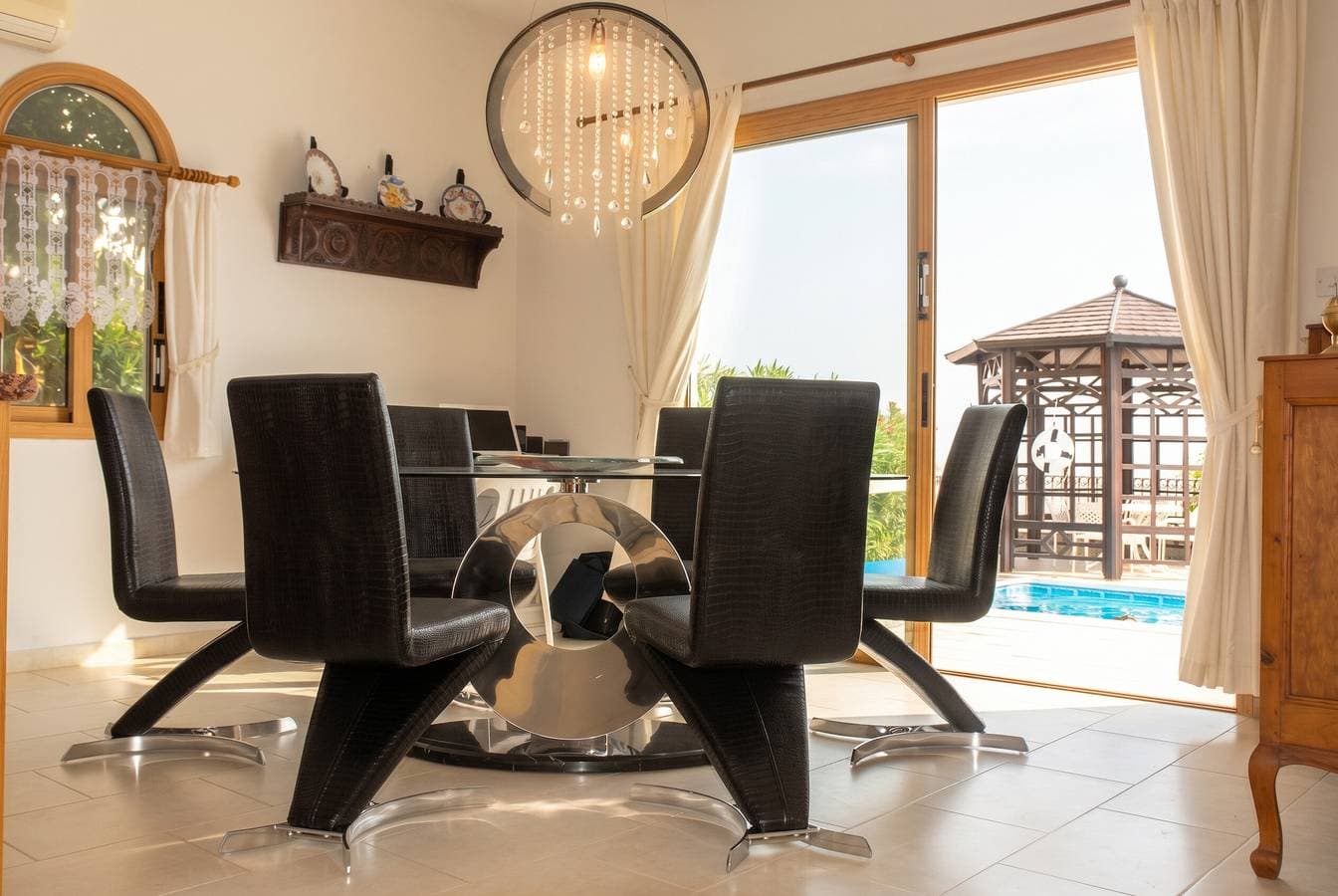 Foto 6 von 36: Peyia Villa mit Meerblick, privatem Pool und Garten