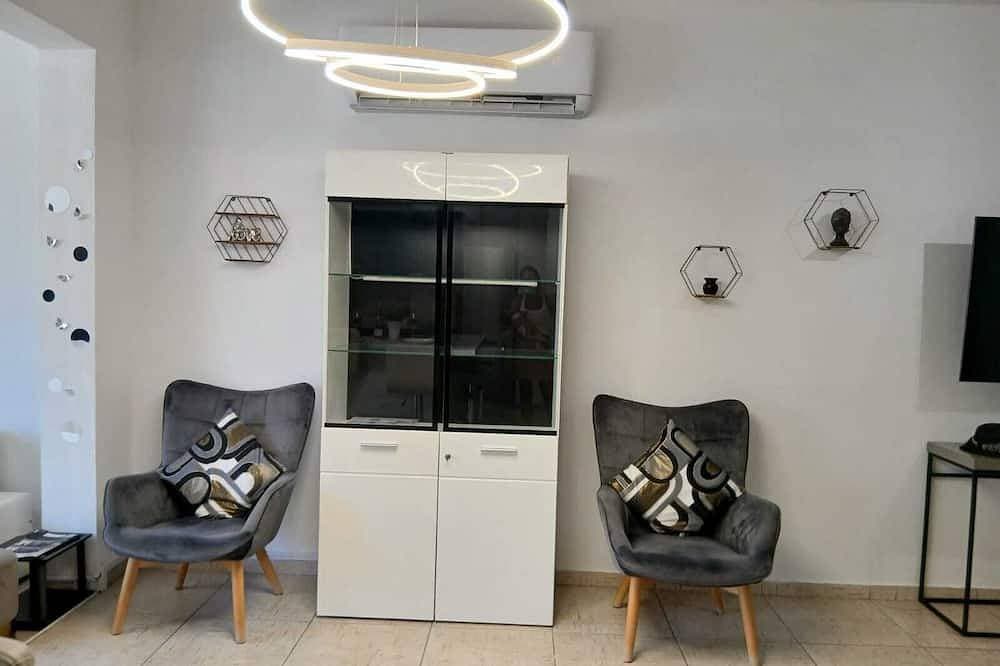 Foto 13 von 26: Charming 2-bedroom apartment in Larnaca with WiFi and AC