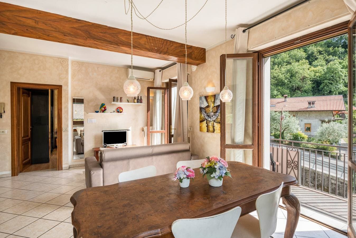 Foto 7 von 33: Ferienwohnung mit Seeblick, Pool, WLAN & Terrasse