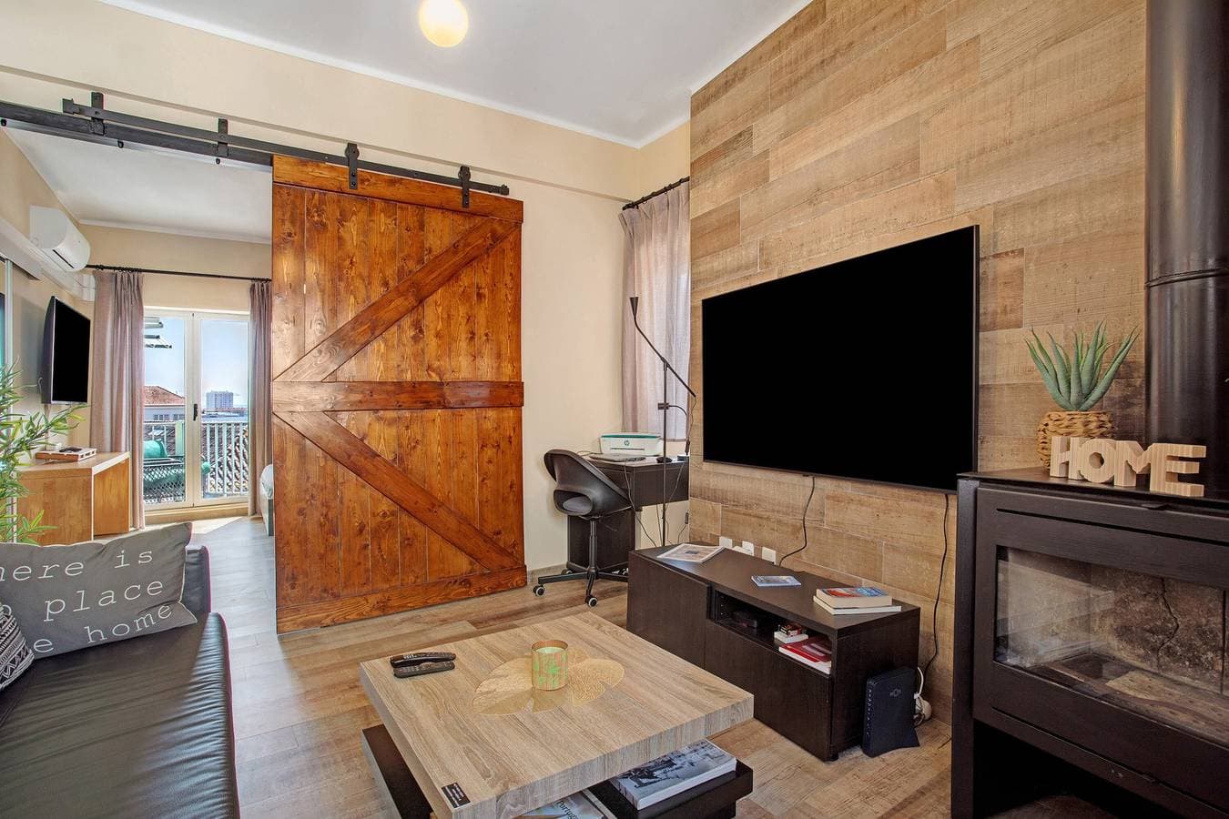Foto 6 von 26: Ferienwohnung 'Home Away From Home' mit Balkon und WLAN