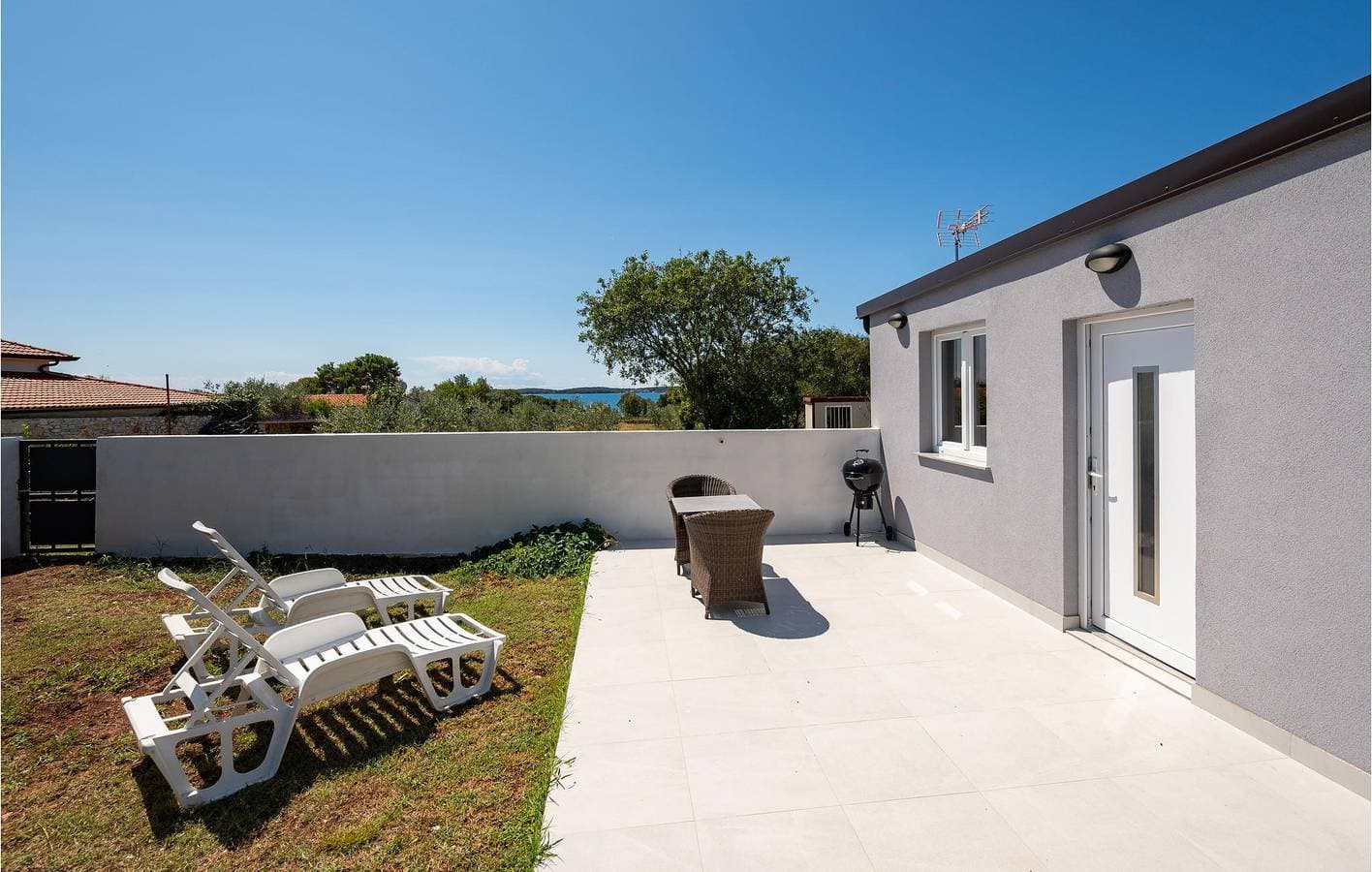 Foto 10 von 23: Gemütliche Ferienwohnung mit Terrasse, Parkplatz und WLAN in der Nähe des Strandes von Fažana