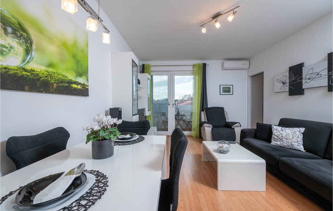 Foto 6 von 23: Gemütliche Unterkunft, 2,5 km vom Strand entfernt: WLAN, Klimaanlage, Terrasse, Parkplatz und Waschmaschine!