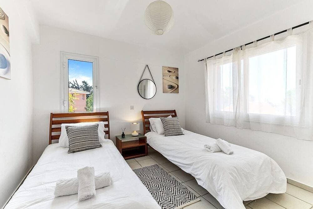 Foto 2 von 27: Modern-Apartment-Poolblick-Eigenes Badezimmer