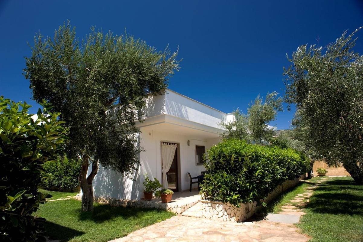 Foto 8 von 49: Ferienwohnung "ulivo" mit Pool und Privatstrand