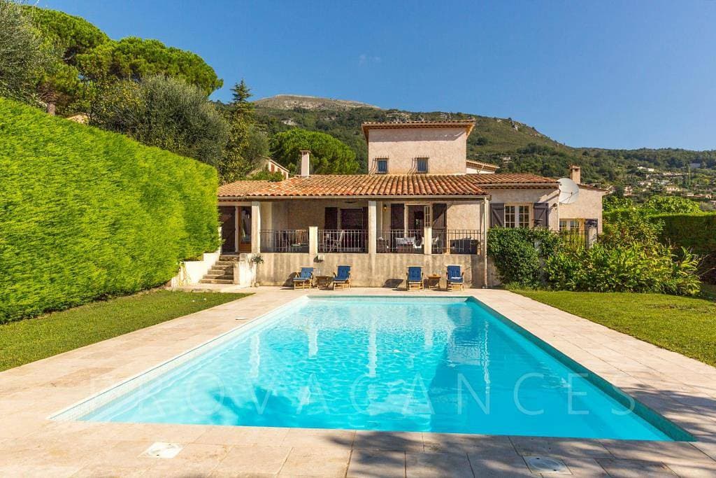 Ferienhaus mit Pool und Aussicht in Tourrettes-sur-Loup 1
