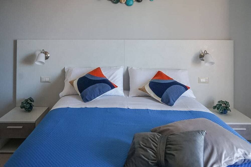 Foto 4 von 15: Nonna Carmela Holiday House - Matrimoniale con Balcone Privato