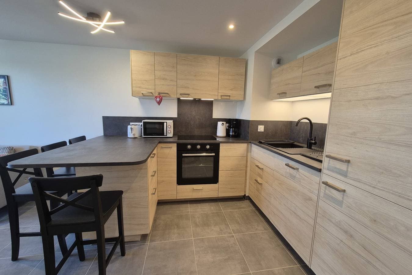 Foto 3 von 29: Ferienwohnung für 4 Personen mit Terrasse