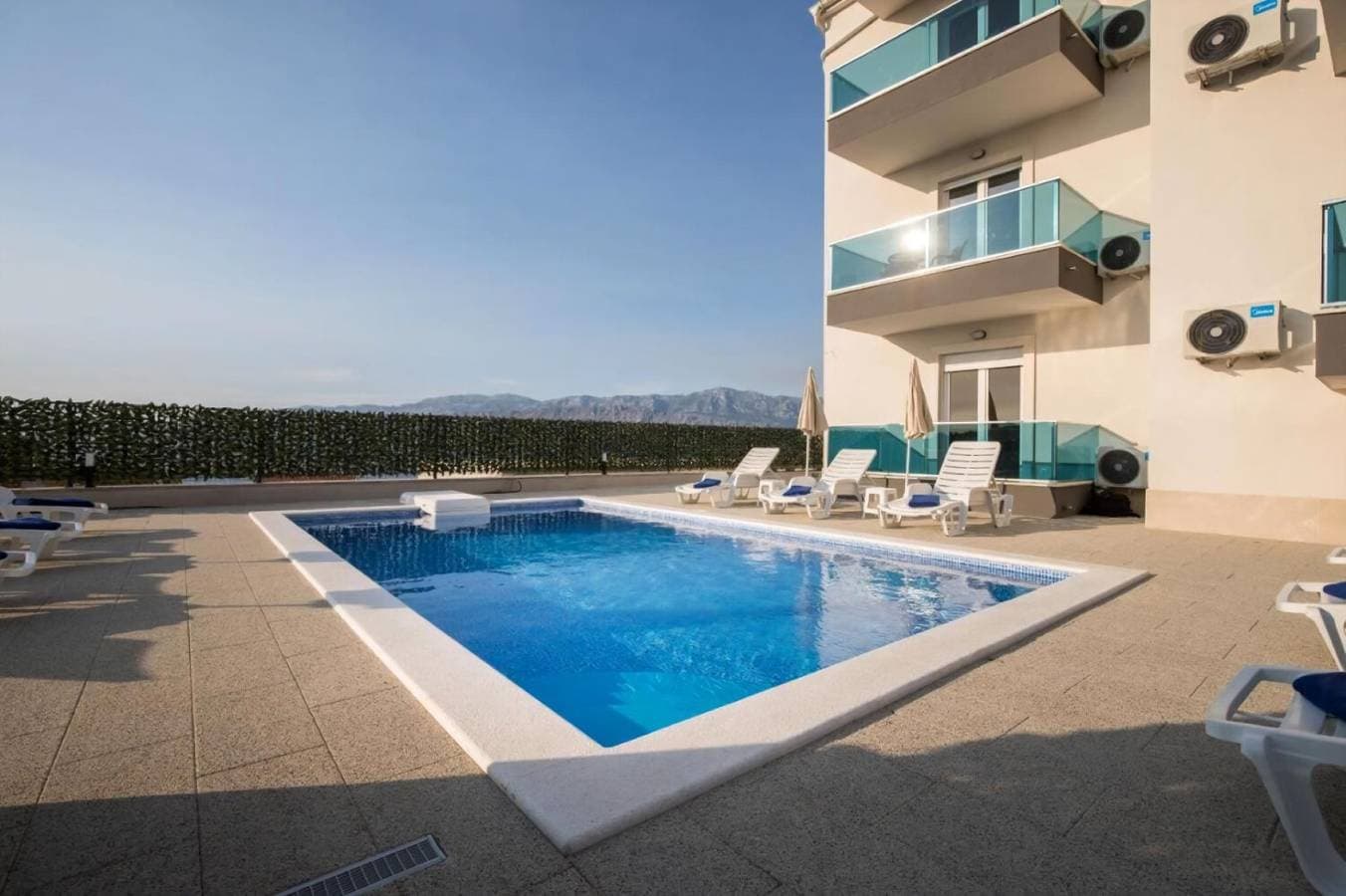 Apartments Jakov 1