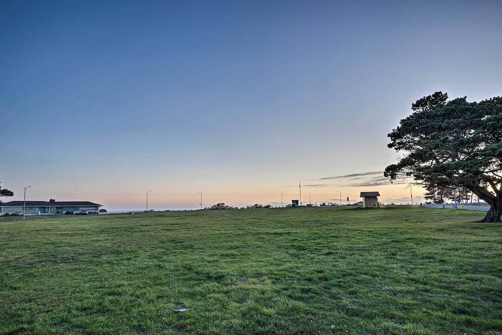 Foto 11 von 31: Crescent City Getaway w/ Panoramic Ocean Views!