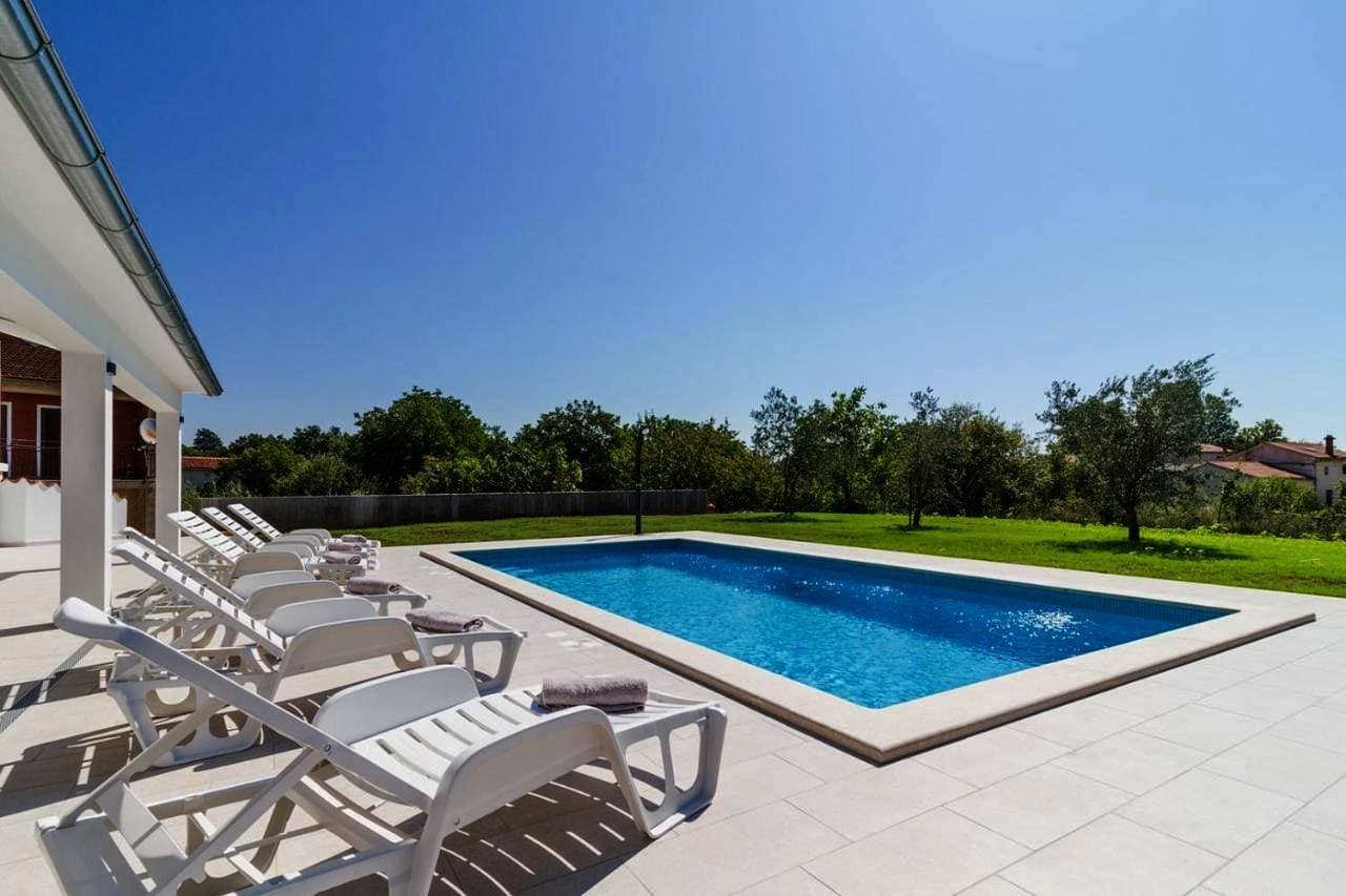 Foto 3 von 28: Villa with Private Pool