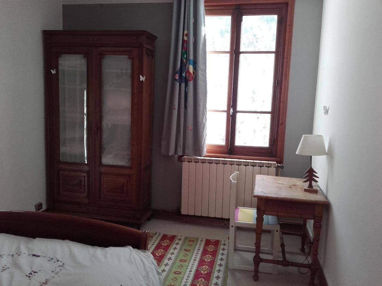 Foto 7 von 8: Double Room with Shared Bathroom