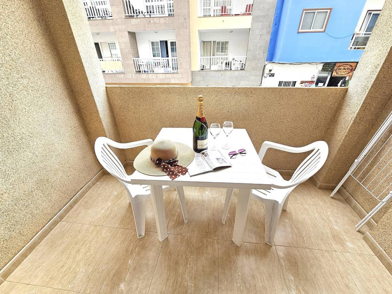 Foto 4 von 12: 1C Apartamento Abrigos, Wifi y balcón