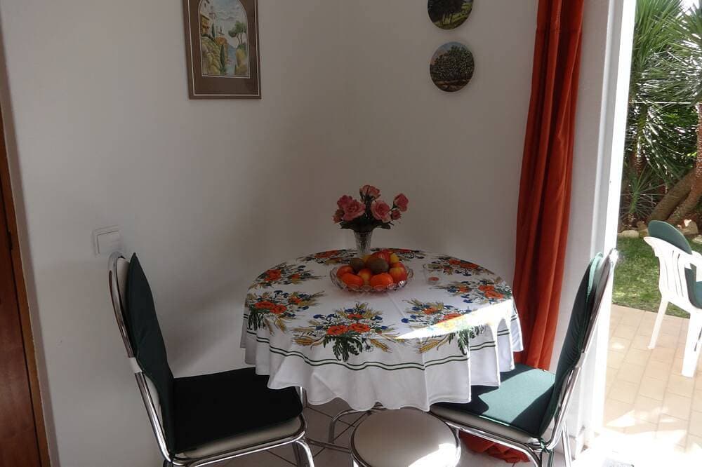 Foto 13 von 18: Cozy studio in the garden with terrace