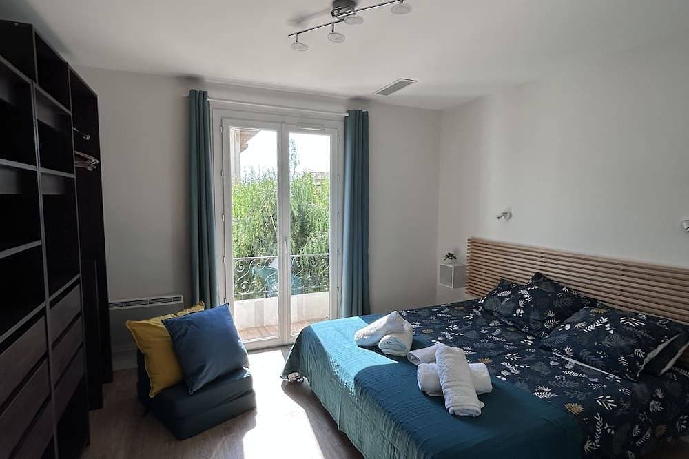Foto 5 von 30: Superb upstairs villa with private garden and parking.
