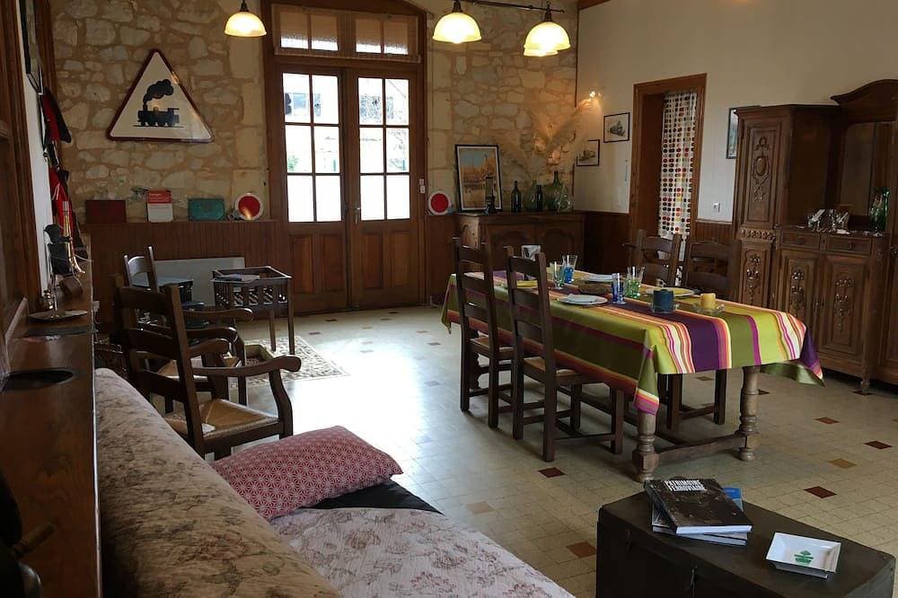 Atypisch Und Ungewöhnlich Im Perigord 1