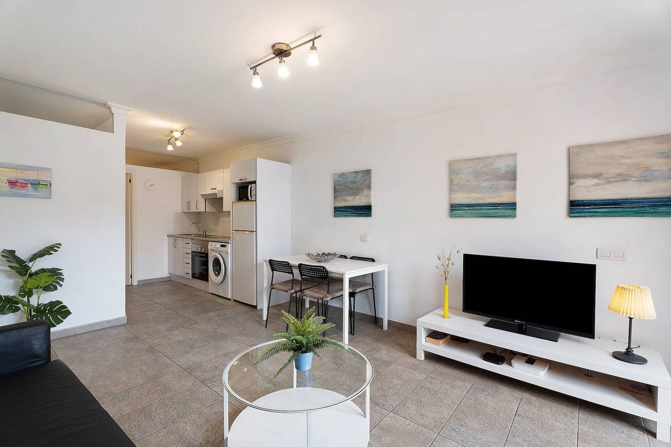 Foto 6 von 25: Ferienwohnung 'Orlando 103' mit Gemeinschaftspool, privater Terrasse und WLAN