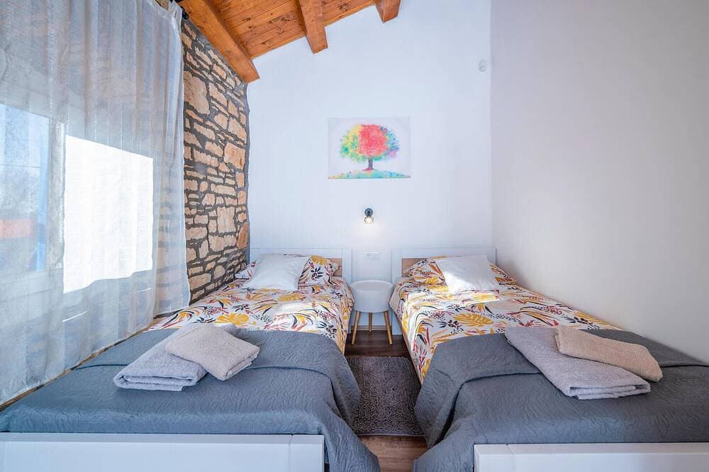 Foto 6 von 30: 3 bedroom amazing home in Brscici
