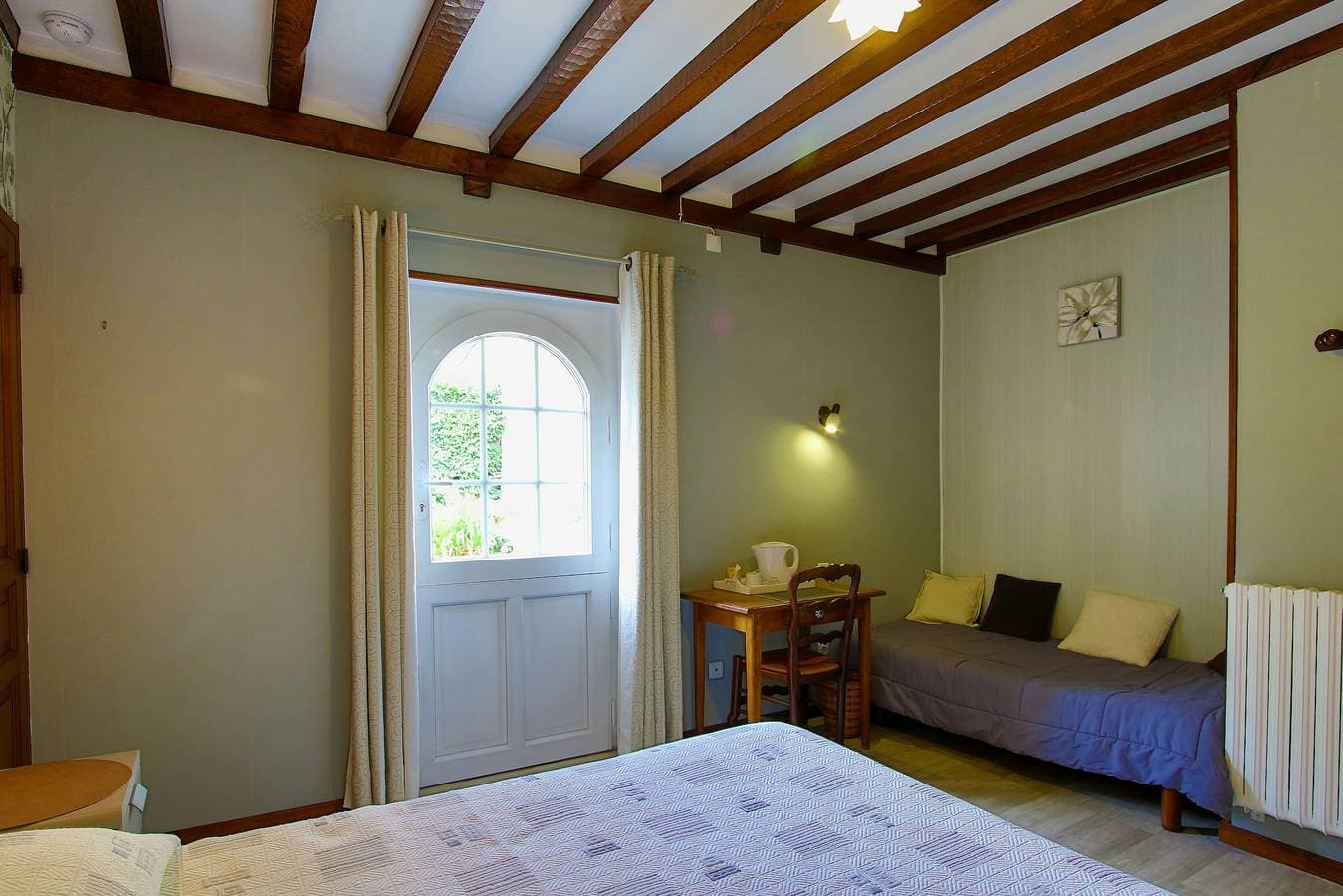 Foto 3 von 26: Gästezimmer mit 140 cm Doppelbett