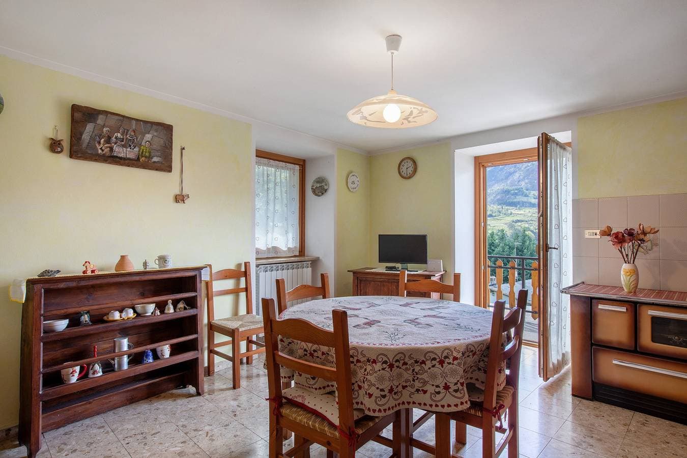 Foto 2 von 25: Ferienwohnung 'Il Borgo' mit Bergblick, privater Terrasse und WLAN