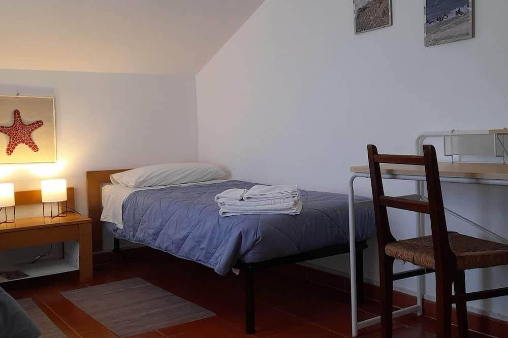 Foto 8 von 30: Ferienhaus  am Strand, 10 Meter vom Meer entfernt, privater Parkplatz.