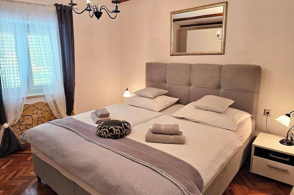 Foto 3 von 30: Villa Antoana mit Pool + Spa-Whirlpool + finnische Sauna + PlayStation 4 + WiFi