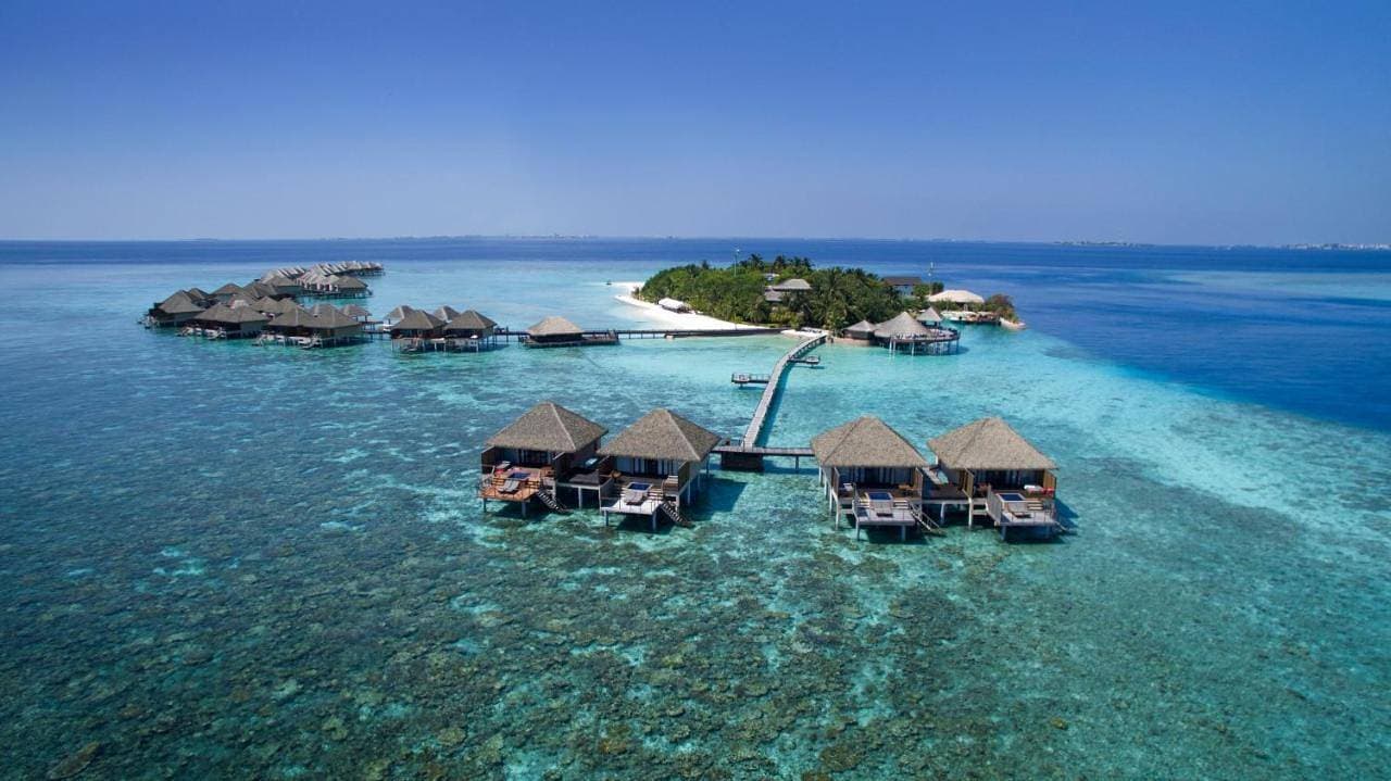 Foto 4 von 9: Overwater Villa with Jacuzzi