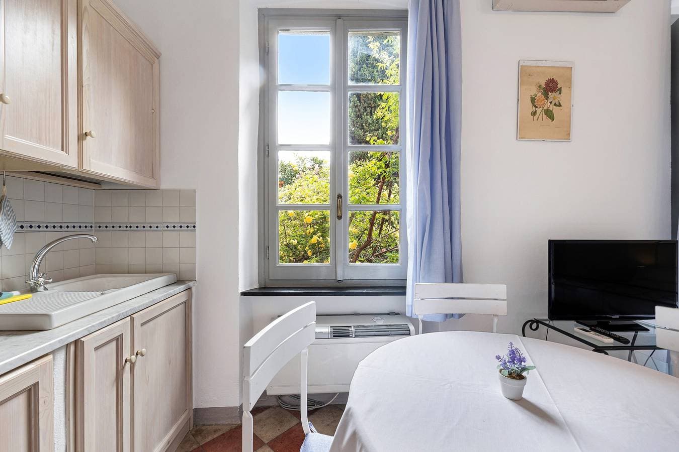 Foto 6 von 13: Haustierfreundliche Ferienwohnung Monolocale Isotta mit Bergblick, Balkon und WLAN