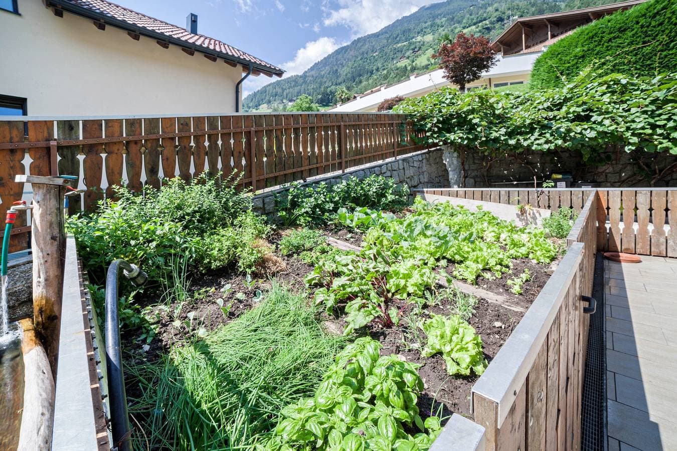 Foto 13 von 21: Ferienwohnung 'Sonnenparadies 2' mit Bergblick, WLAN & Garten