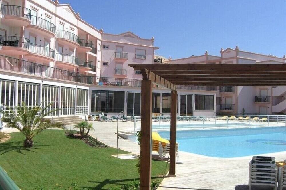 Geräumiges Luxusapartment Riesiger Balkon mit Blick auf Schwimmbäder & Gärten 1
