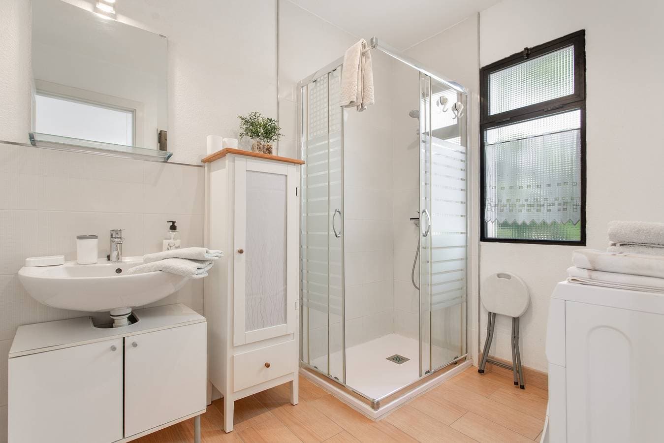 Foto 11 von 29: Ferienwohnung 'Corona Rosa' mit Meerblick, Gemeinschaftspool und WLAN