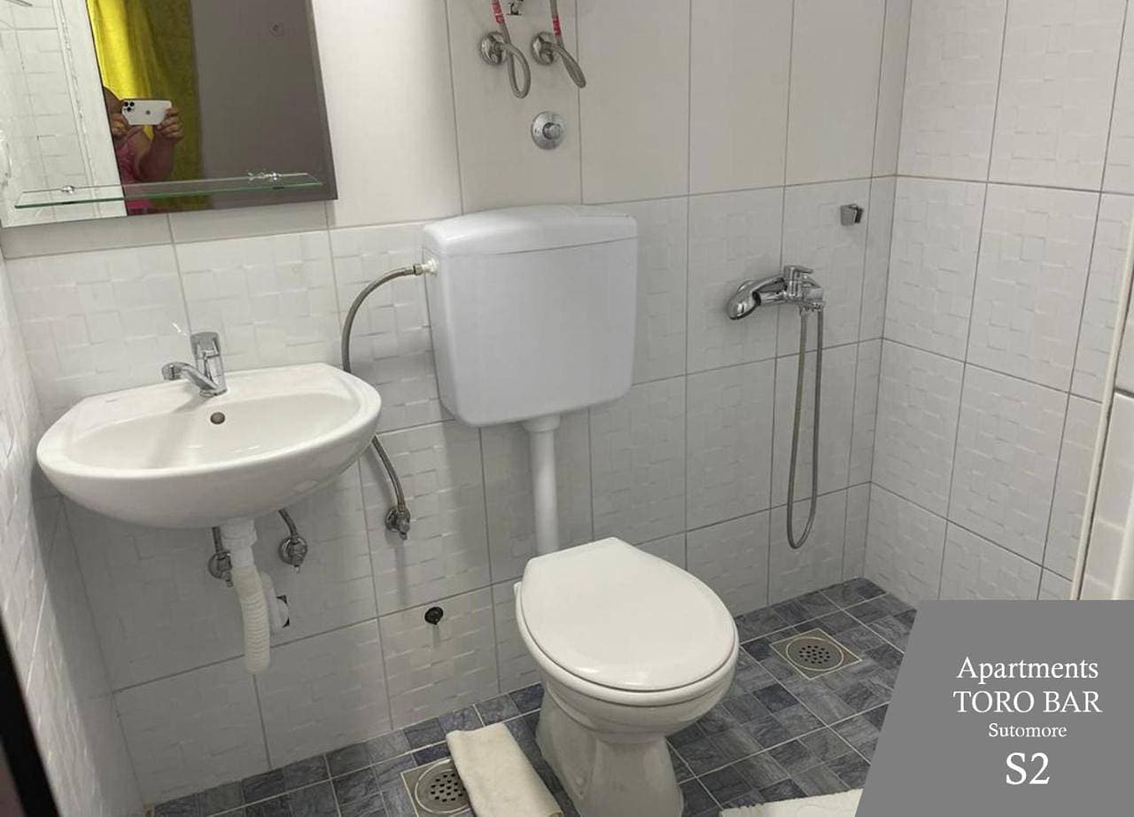 Foto 8 von 10: Double Room with Private Bathroom