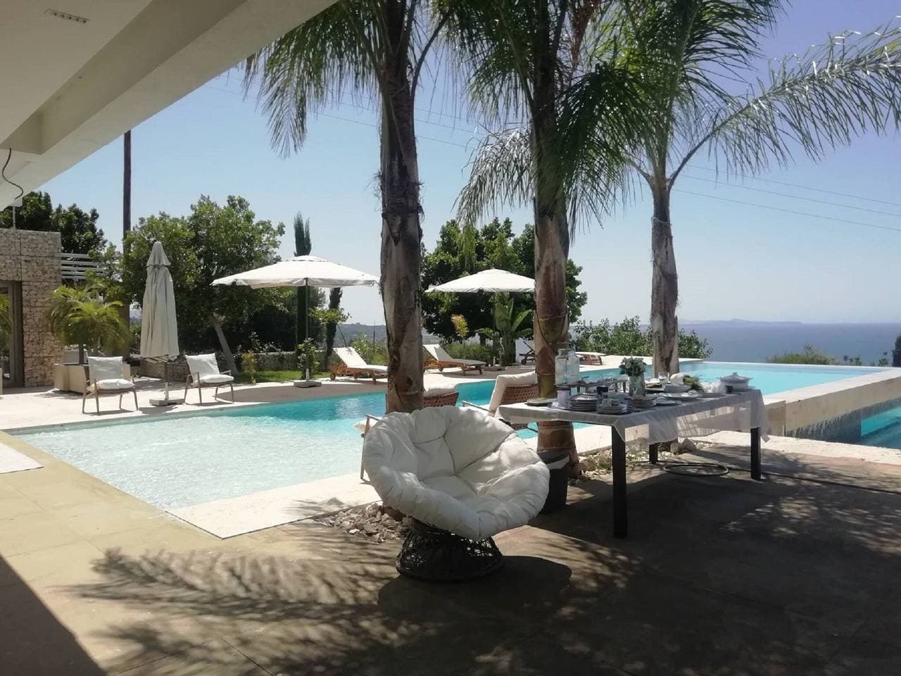 Foto 8 von 40: Villa für 6 Personen mit Pool