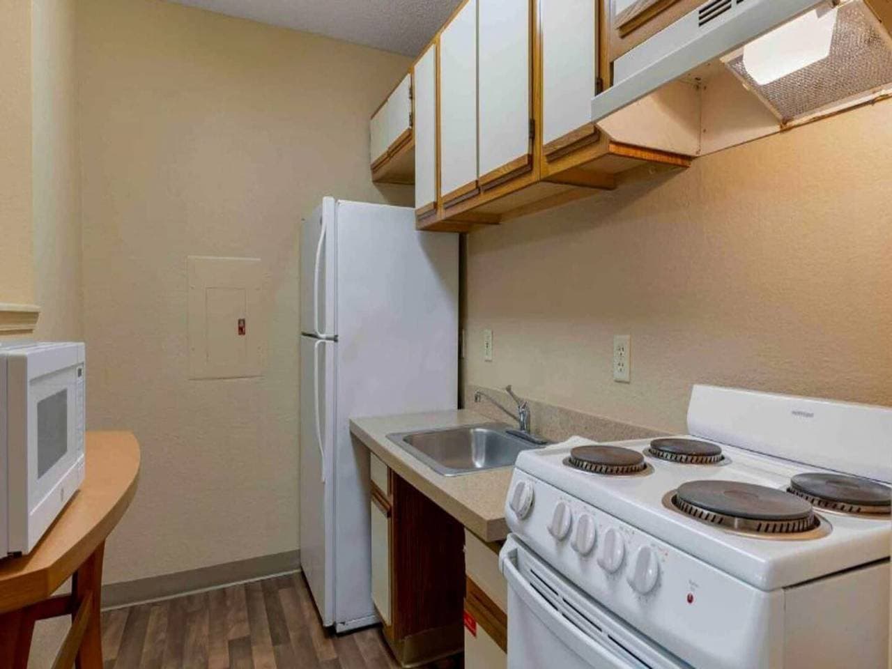 Foto 6 von 42: 1 Queensize-bett | Nichtraucher, Mikrokühlschrank