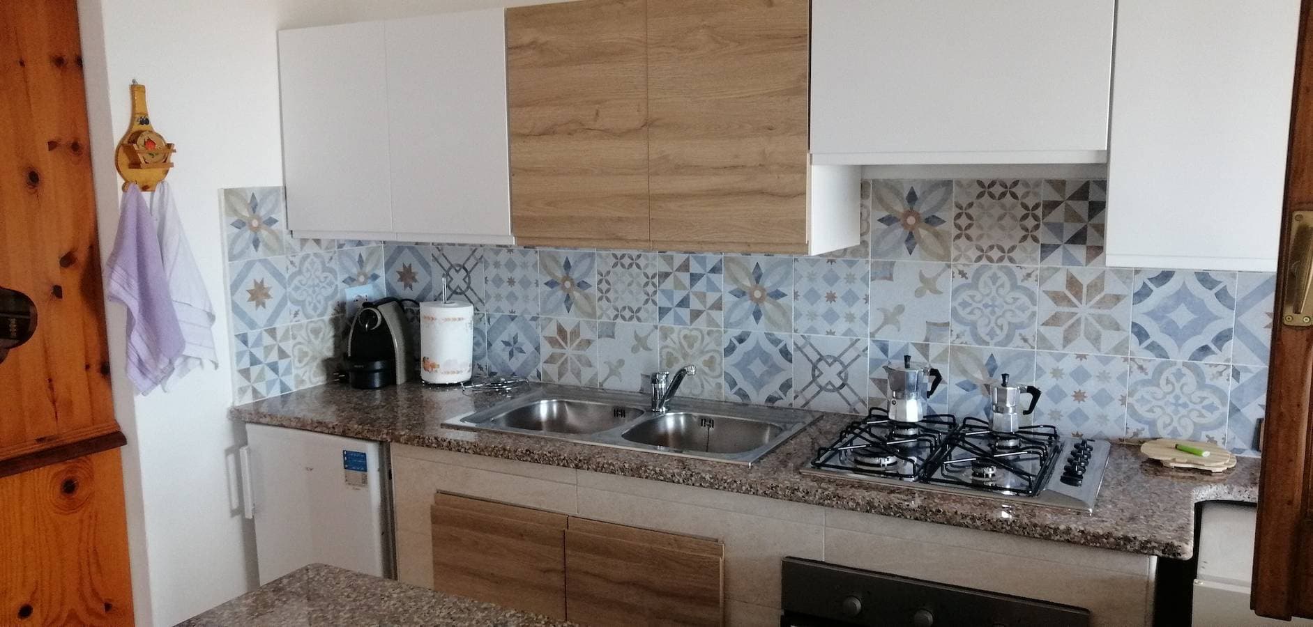 Foto 6 von 42: Ferienhaus 'Arcaidu' mit Meerblick, Balkon und Klimaanlage