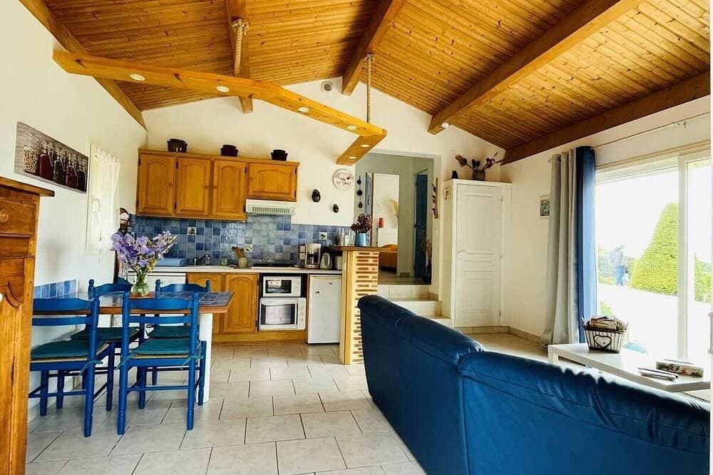 Foto 10 von 18: Gîte * Vue imprenable * Piscine