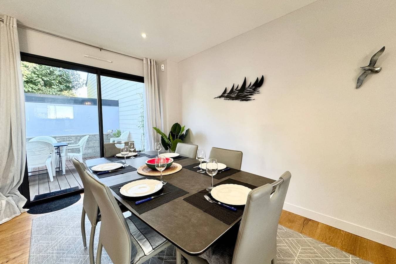Foto 12 von 47: Maison contemporaine de standing - 100m des plages