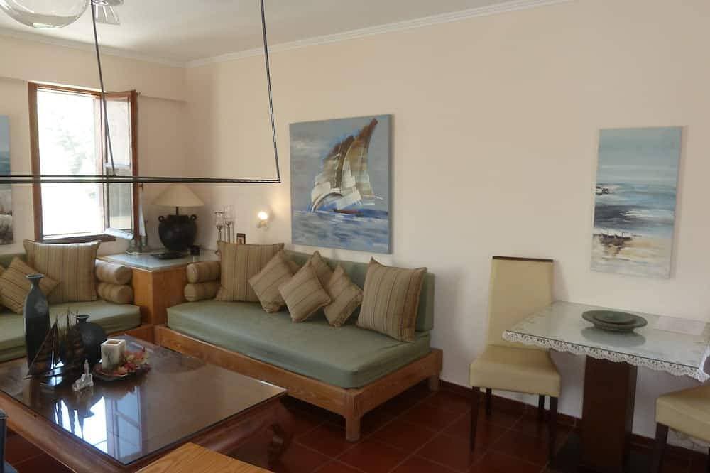 Foto 9 von 30: Farbige Xenia Suite, Pool, Patio, Dachterrasse, In der Nähe von Rethymno