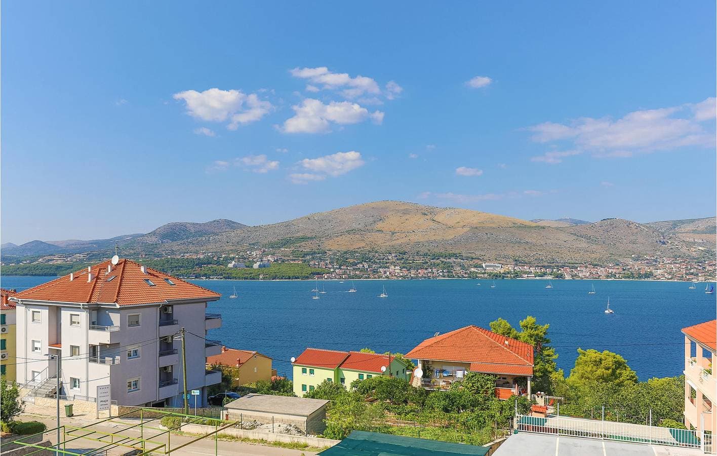 Foto 8 von 20: Gemütliche Ferienwohnung mit Terrasse, Küche und WLAN in der Nähe des Strandes Stari Porat