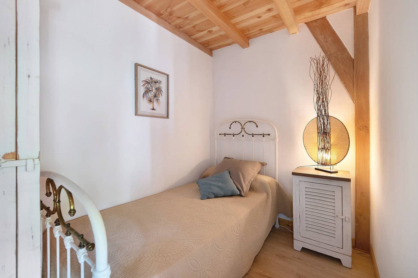 Foto 8 von 25: Gästezimmer Acacia mit gemeinsamer Terrasse und Garten