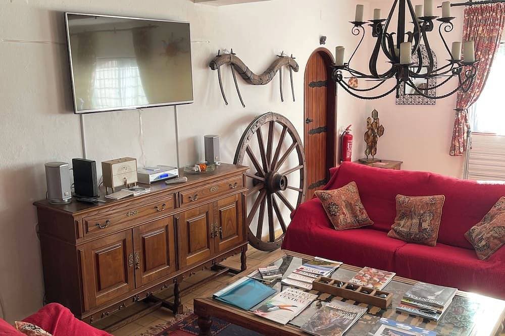Foto 5 von 30: Villa & Cottage - 2 Doppelbetten, 4 Einzelbetten, 2 Küchen, 4 Duschen, 2 Aufenthaltsräume
