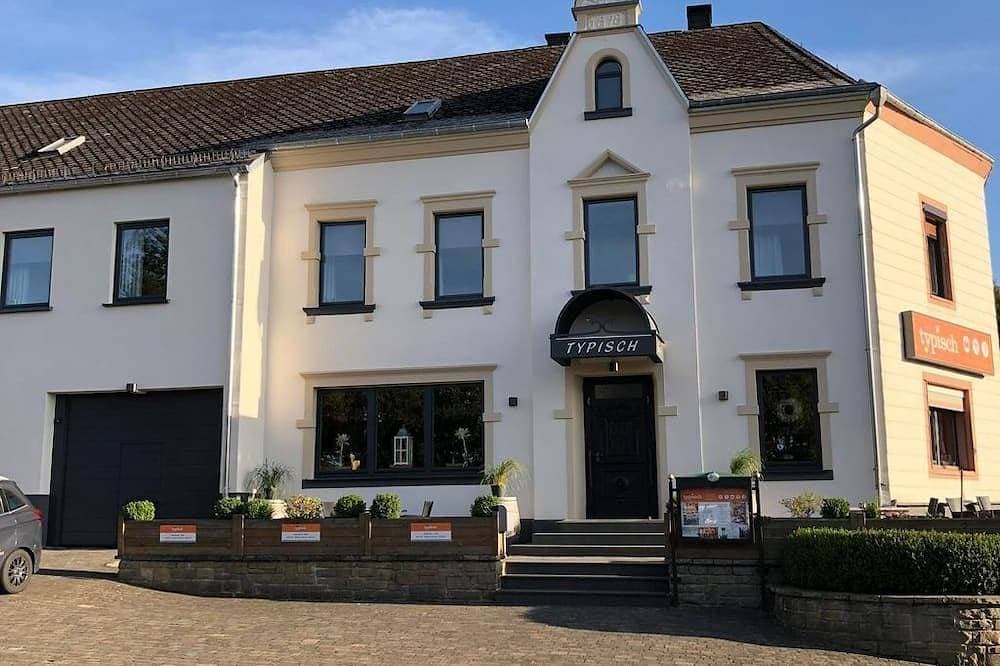 Hotel Brasserie Typisch - Doppelzimmer, Dusche oder Bad, Wc, Komfort 1